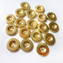 50 כפתורים קטנים זהב 4 חורים